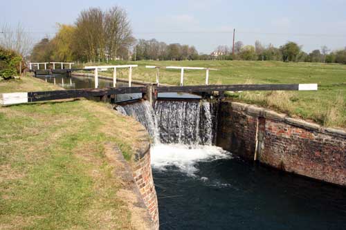 Full view of a lock on the Driffield Navigation