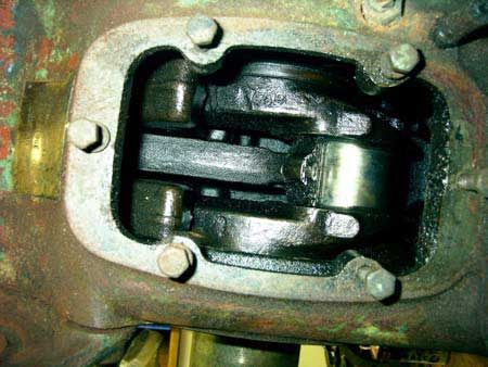 Cylinder head interior of Bolinder 1001